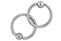 These CBR rings are made with solid Grade 23 Titanium. They are 14 gauge and 11 mm in diameter with 4 mm balls.